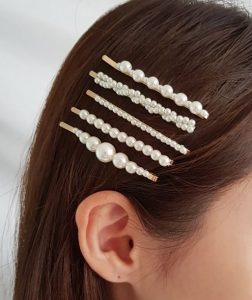 korean tips to style hair for work-hair clips