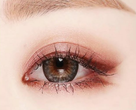 Korean Eye Makeup In 4 Steps